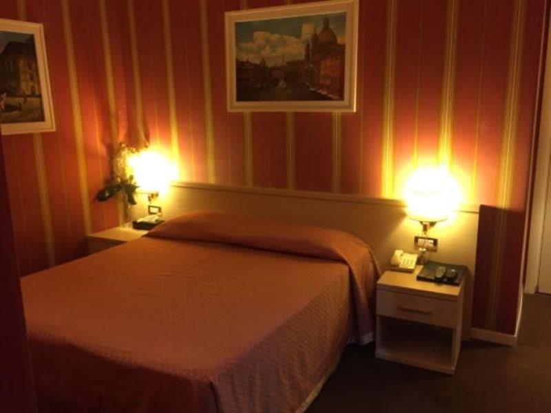 B&B Prestige Rom Eksteriør billede